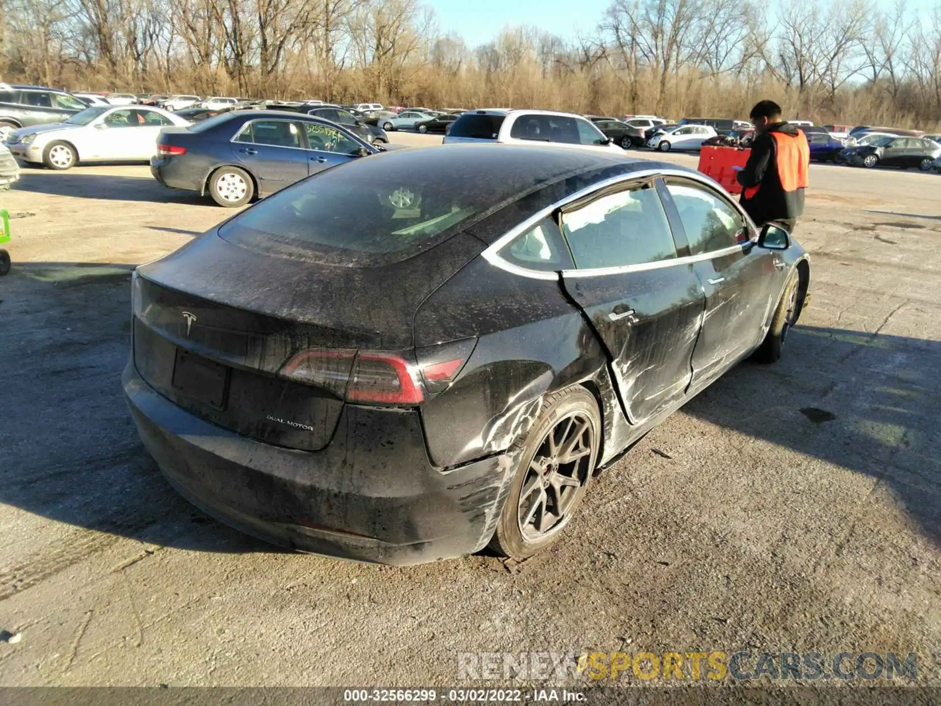 4 Photograph of a damaged car 5YJ3E1EB3KF198933 TESLA MODEL 3 2019