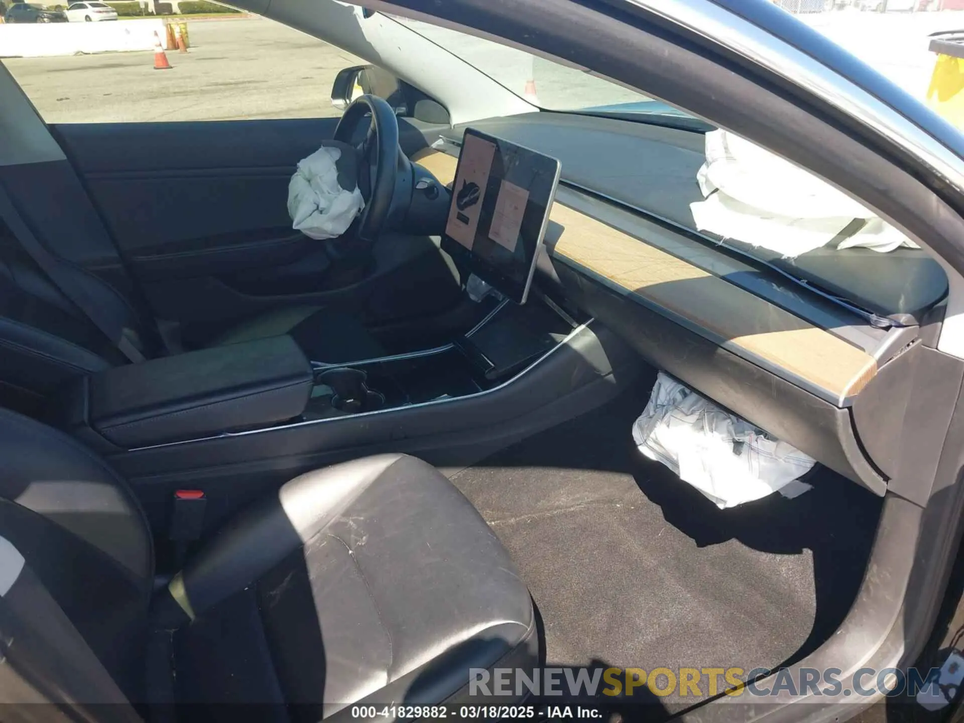 5 Photograph of a damaged car 5YJ3E1EB3KF384598 TESLA MODEL 3 2019