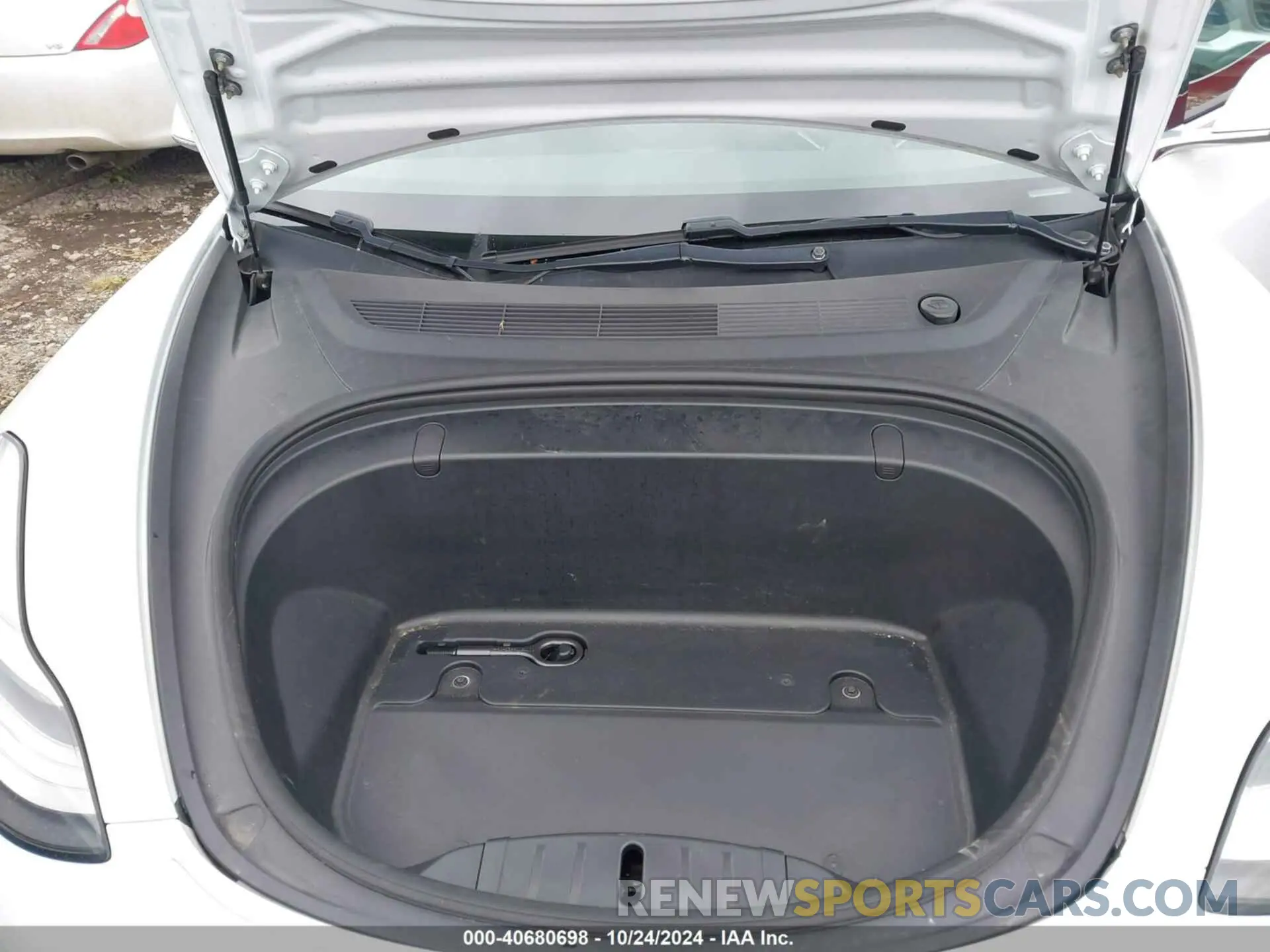 10 Photograph of a damaged car 5YJ3E1EB3KF469795 TESLA MODEL 3 2019
