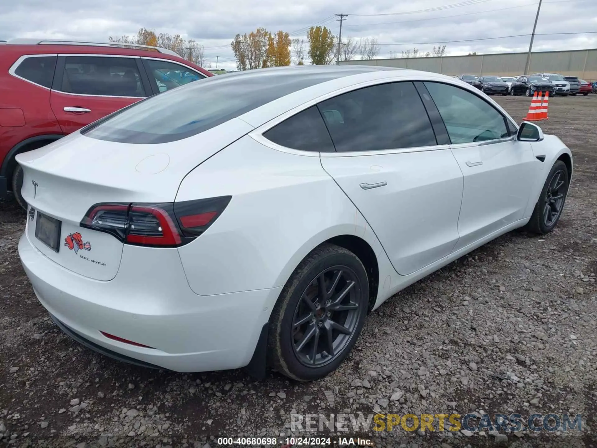 4 Photograph of a damaged car 5YJ3E1EB3KF469795 TESLA MODEL 3 2019