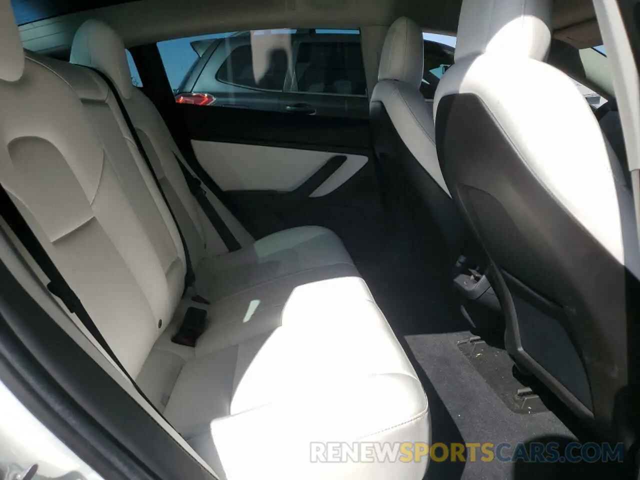 11 Photograph of a damaged car 5YJ3E1EB3KF513035 TESLA MODEL 3 2019