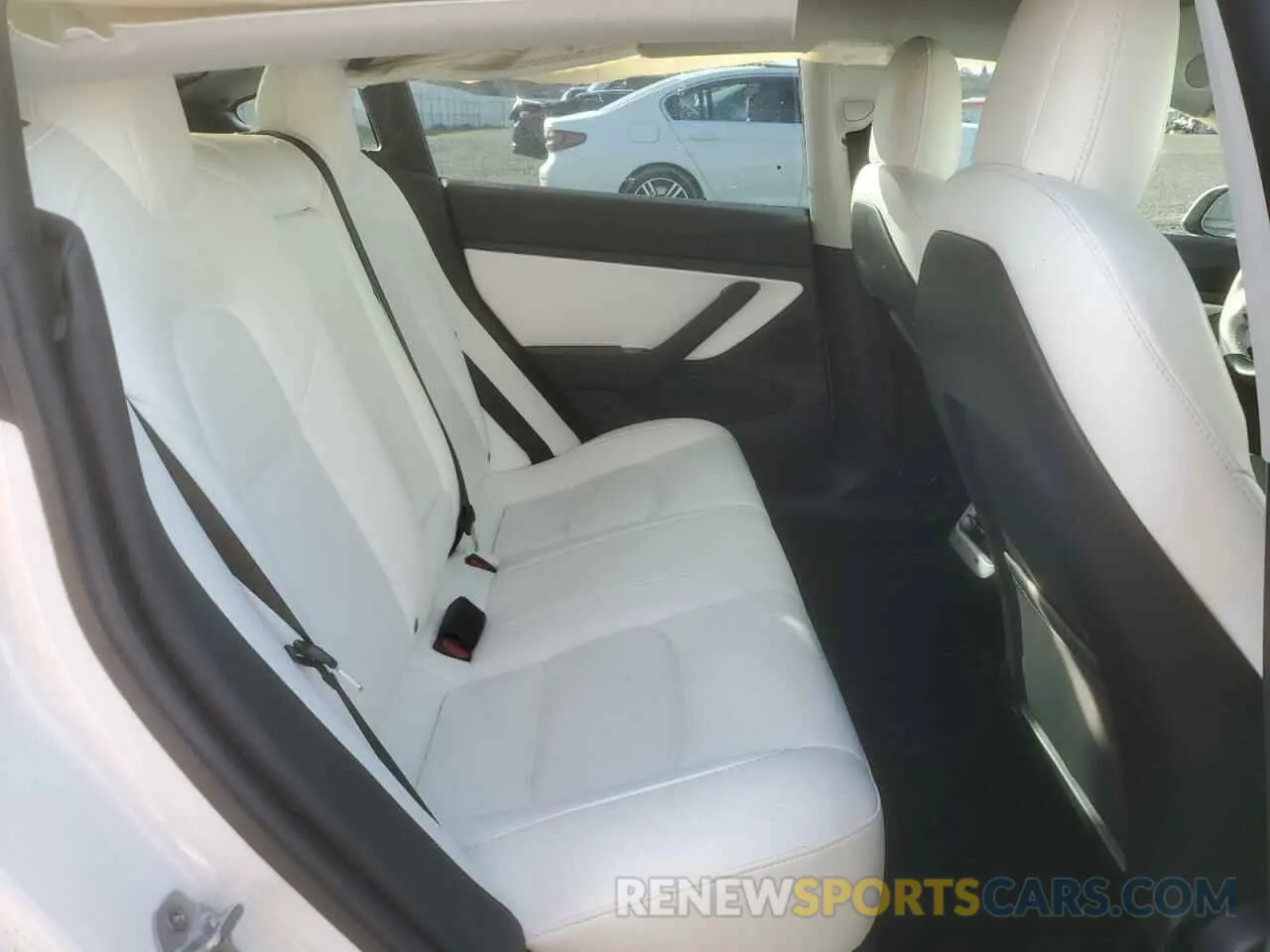 10 Photograph of a damaged car 5YJ3E1EB3KF513195 TESLA MODEL 3 2019