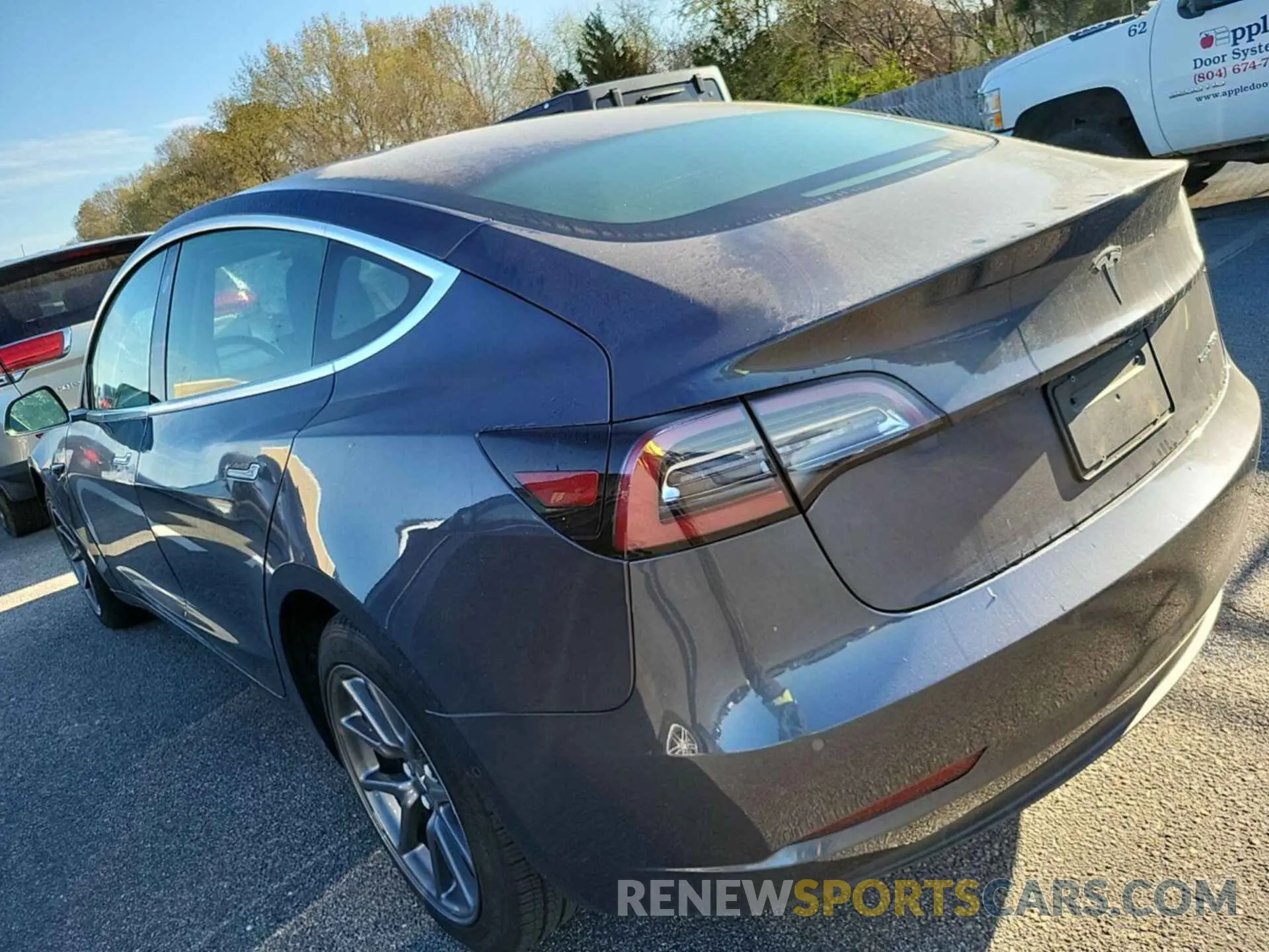 10 Photograph of a damaged car 5YJ3E1EB4KF191828 TESLA MODEL 3 2019