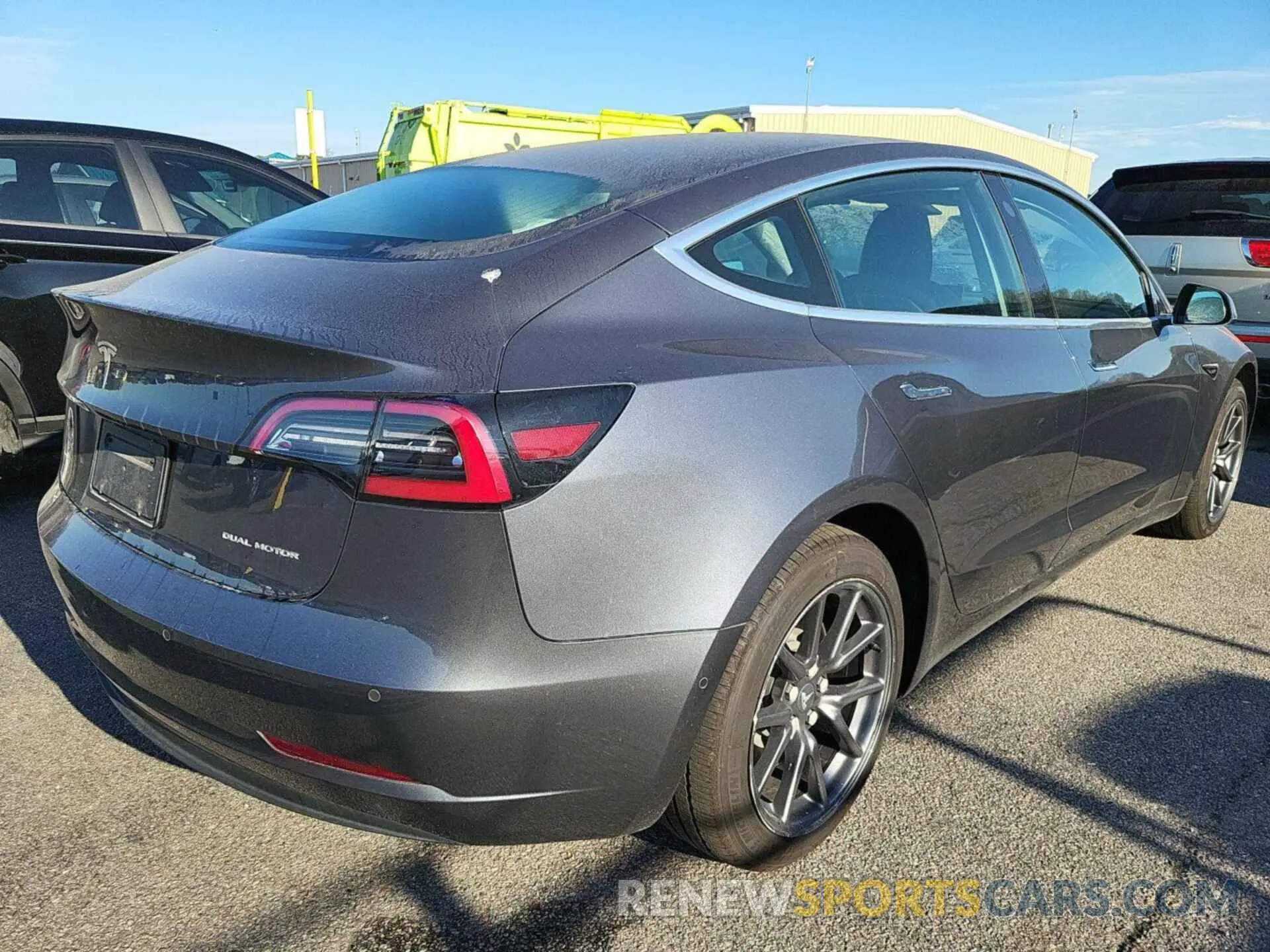 18 Photograph of a damaged car 5YJ3E1EB4KF191828 TESLA MODEL 3 2019