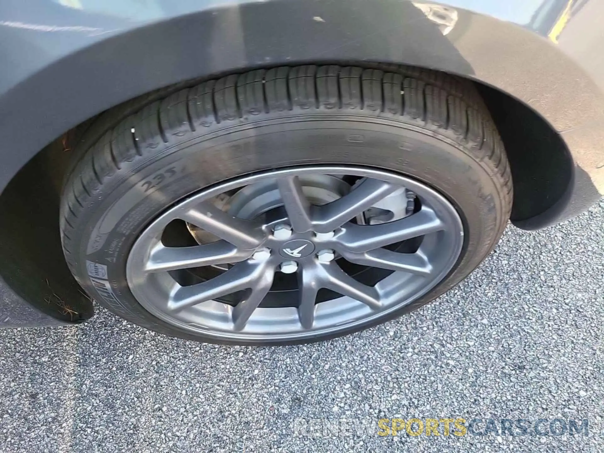 3 Photograph of a damaged car 5YJ3E1EB4KF191828 TESLA MODEL 3 2019