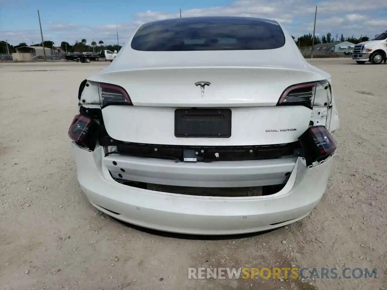 9 Photograph of a damaged car 5YJ3E1EB4KF192073 TESLA MODEL 3 2019