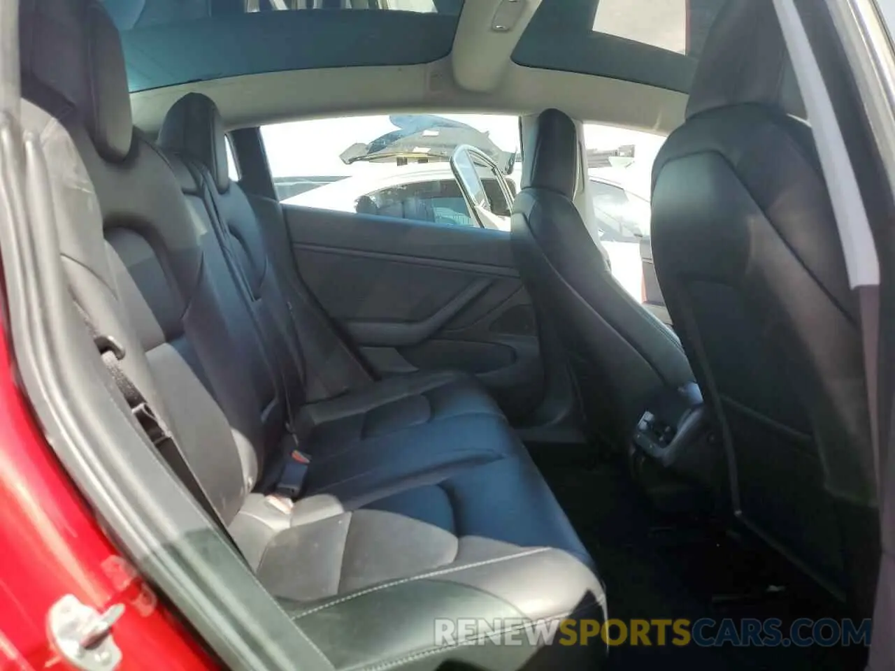 10 Photograph of a damaged car 5YJ3E1EB4KF193868 TESLA MODEL 3 2019