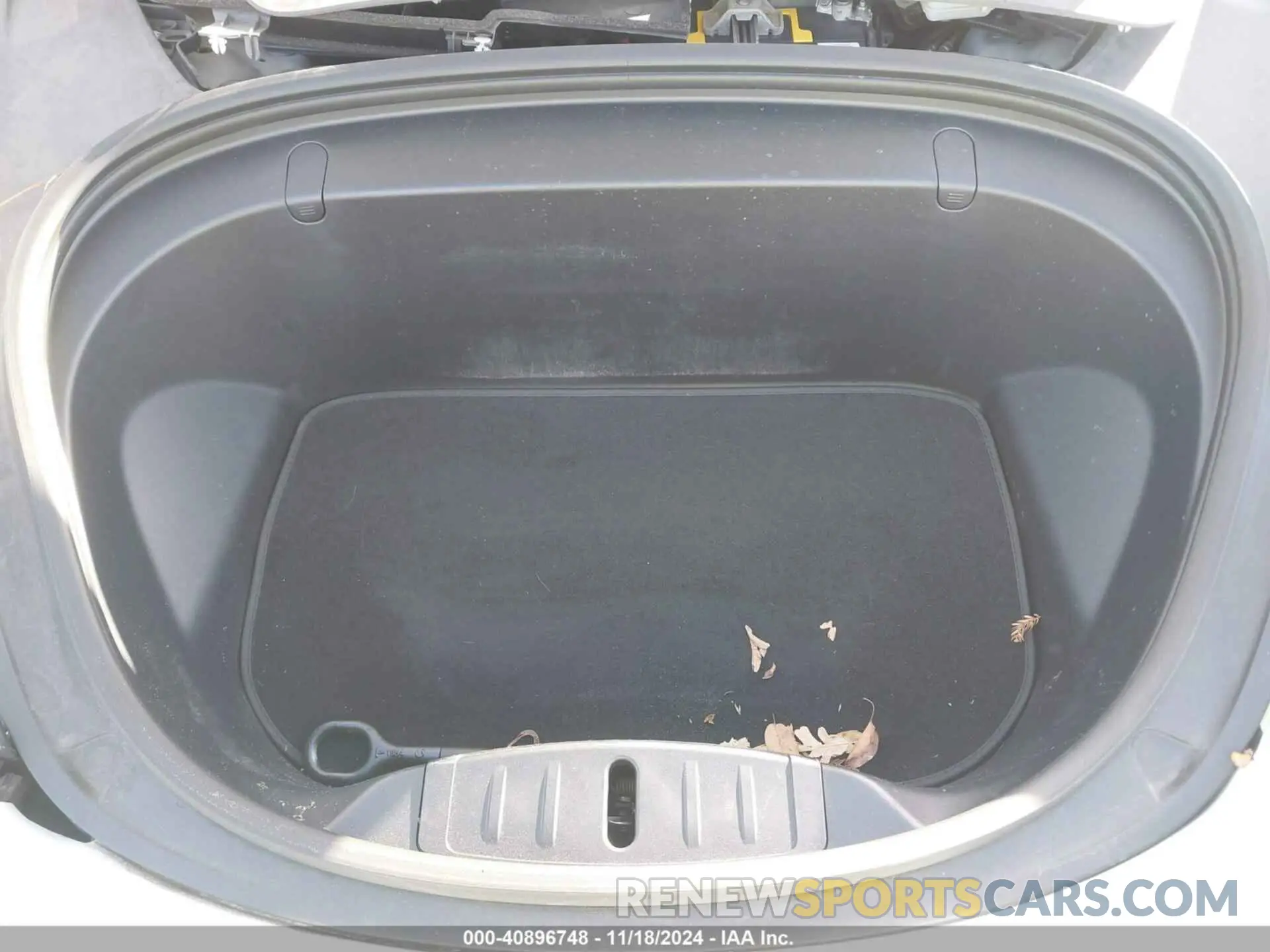 10 Photograph of a damaged car 5YJ3E1EB4KF194678 TESLA MODEL 3 2019