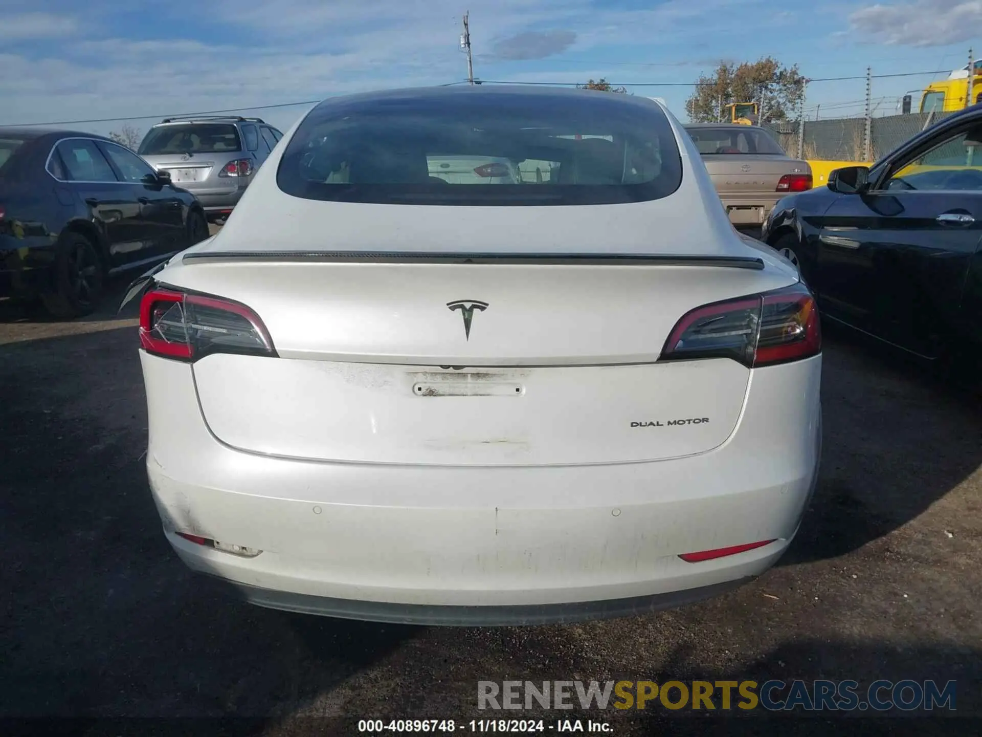 15 Photograph of a damaged car 5YJ3E1EB4KF194678 TESLA MODEL 3 2019