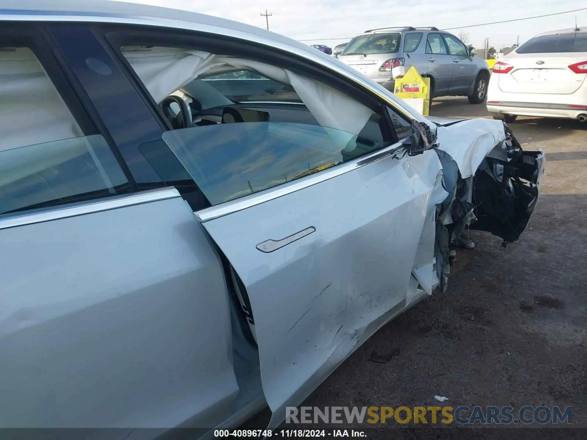 19 Photograph of a damaged car 5YJ3E1EB4KF194678 TESLA MODEL 3 2019