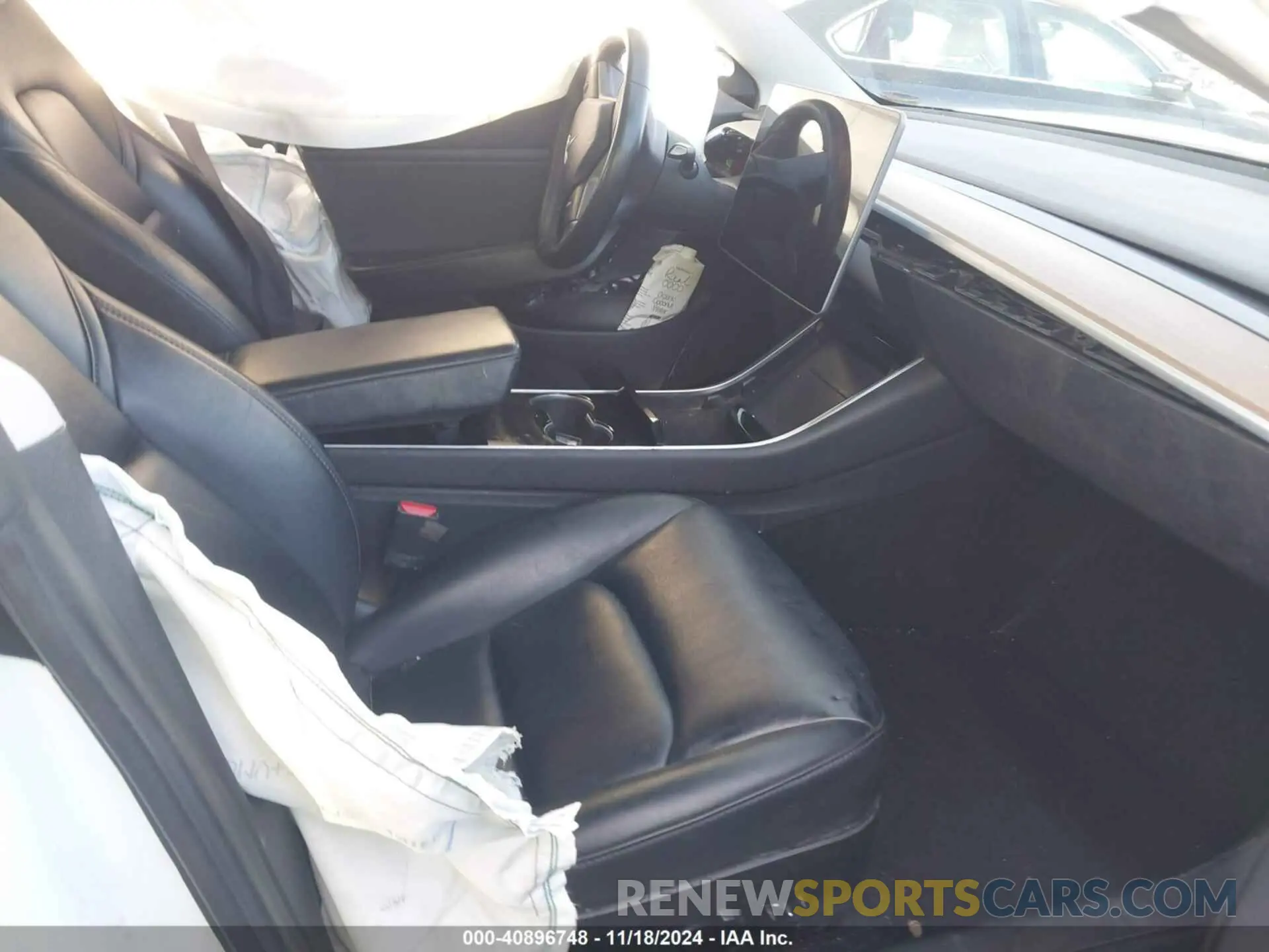 5 Photograph of a damaged car 5YJ3E1EB4KF194678 TESLA MODEL 3 2019