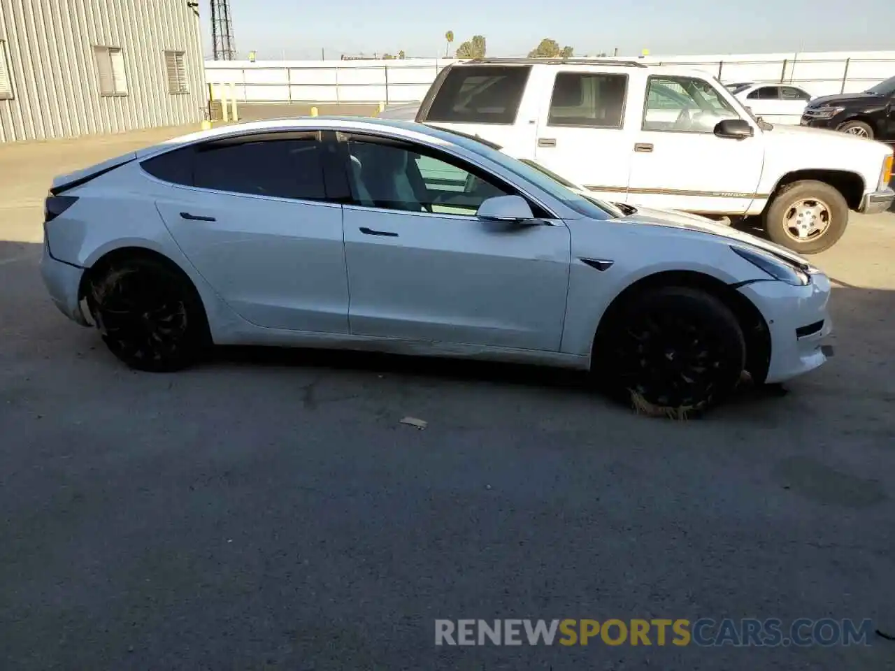 9 Photograph of a damaged car 5YJ3E1EB4KF195118 TESLA MODEL 3 2019