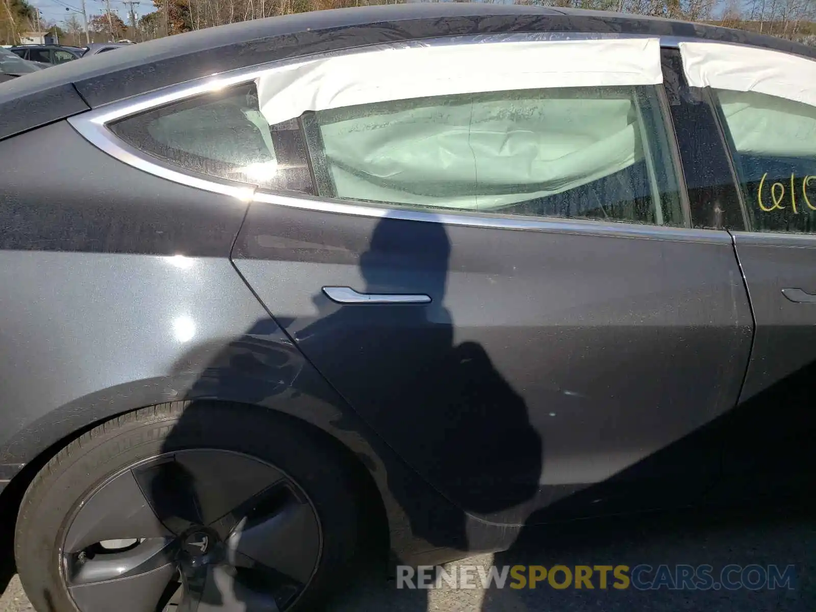 6 Photograph of a damaged car 5YJ3E1EB4KF205372 TESLA MODEL 3 2019