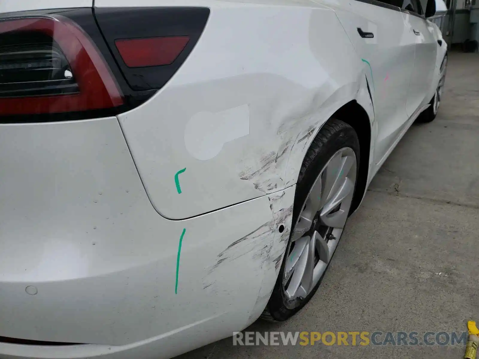 9 Photograph of a damaged car 5YJ3E1EB4KF365090 TESLA MODEL 3 2019