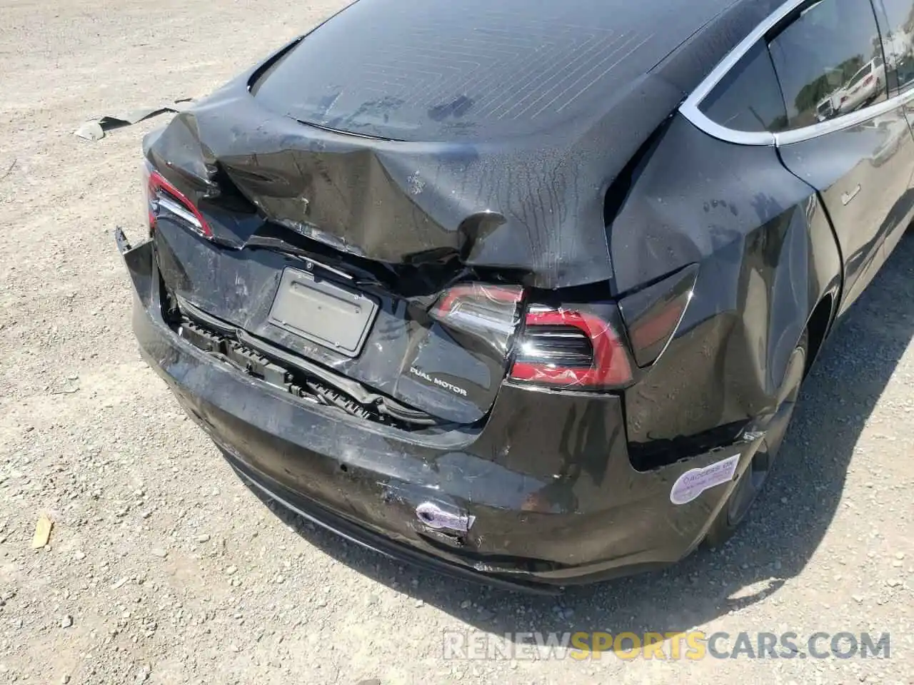 9 Photograph of a damaged car 5YJ3E1EB4KF385226 TESLA MODEL 3 2019