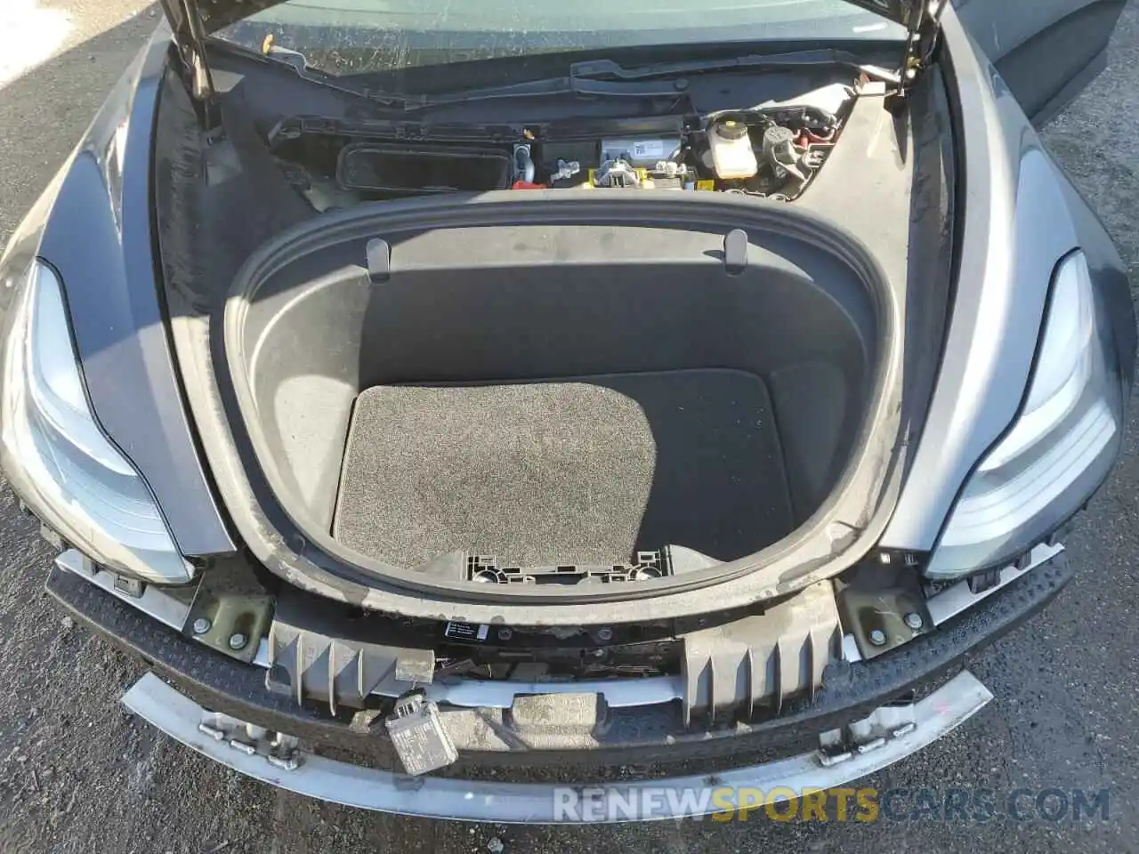 11 Photograph of a damaged car 5YJ3E1EB4KF390829 TESLA MODEL 3 2019