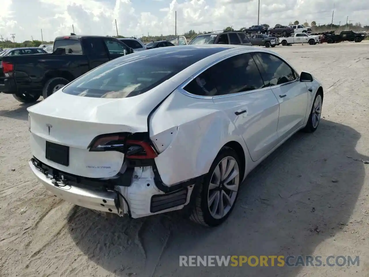 4 Photograph of a damaged car 5YJ3E1EB4KF392516 TESLA MODEL 3 2019