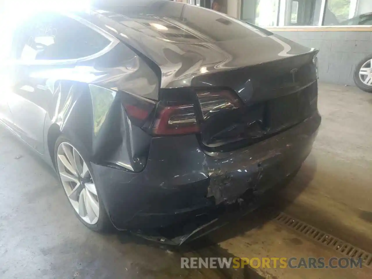 9 Photograph of a damaged car 5YJ3E1EB4KF423151 TESLA MODEL 3 2019