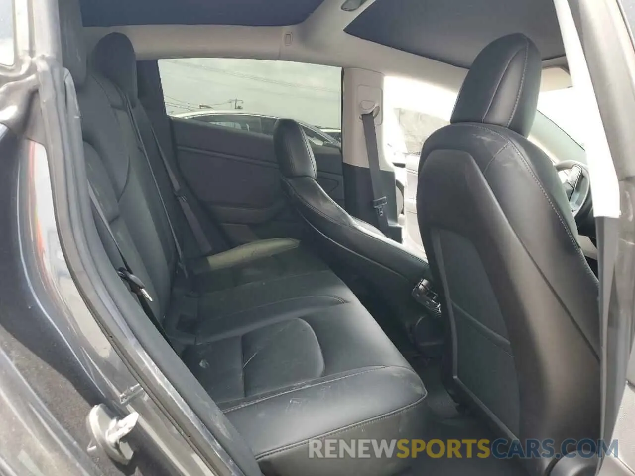 10 Photograph of a damaged car 5YJ3E1EB4KF437020 TESLA MODEL 3 2019