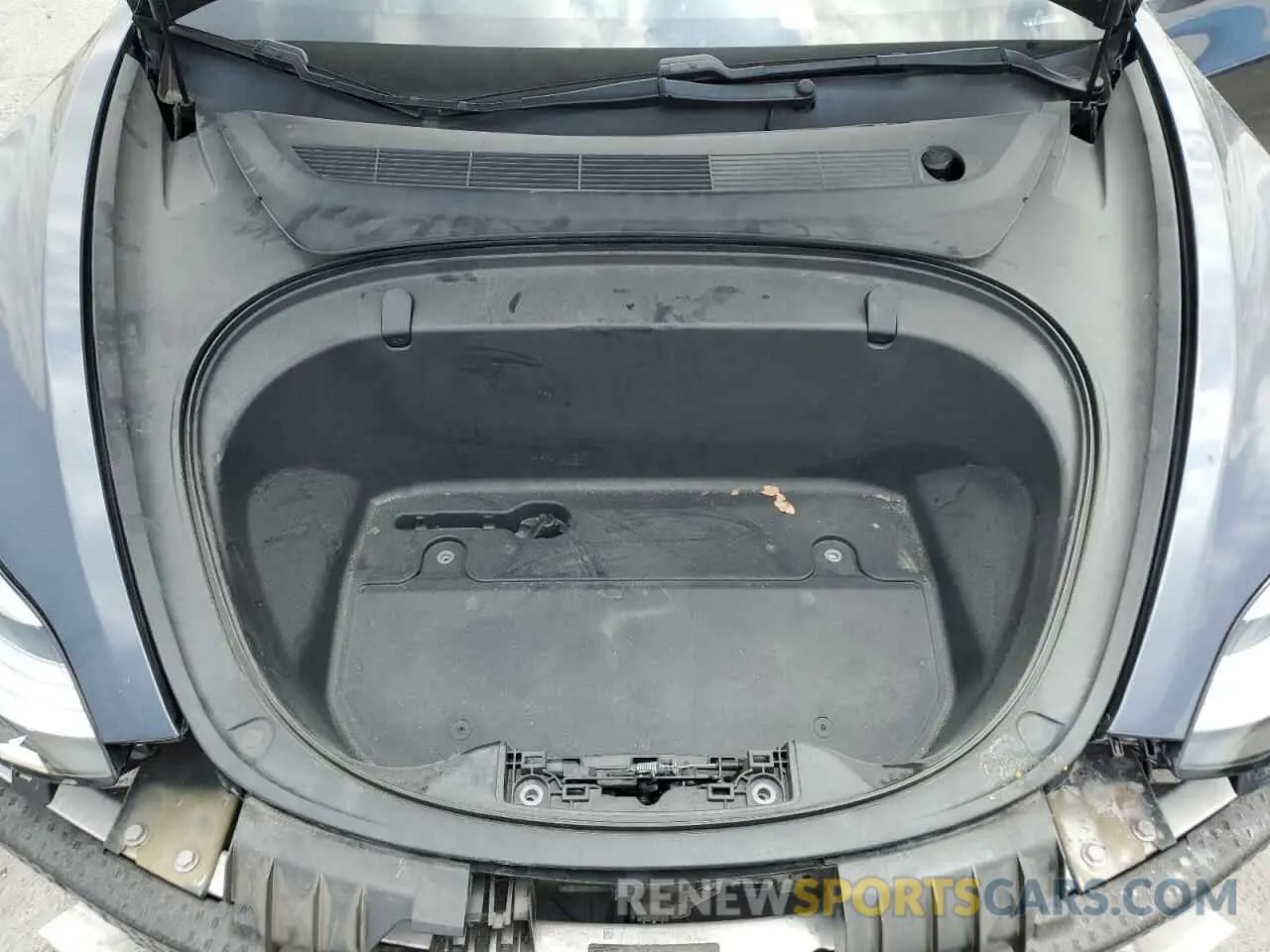 11 Photograph of a damaged car 5YJ3E1EB4KF437020 TESLA MODEL 3 2019