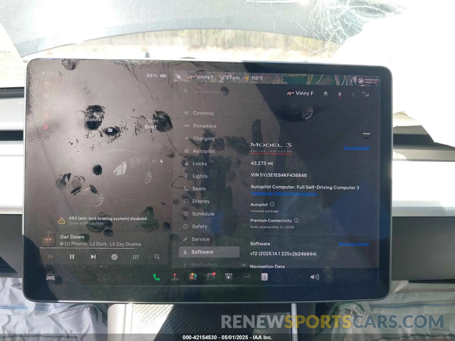 18 Photograph of a damaged car 5YJ3E1EB4KF438846 TESLA MODEL 3 2019