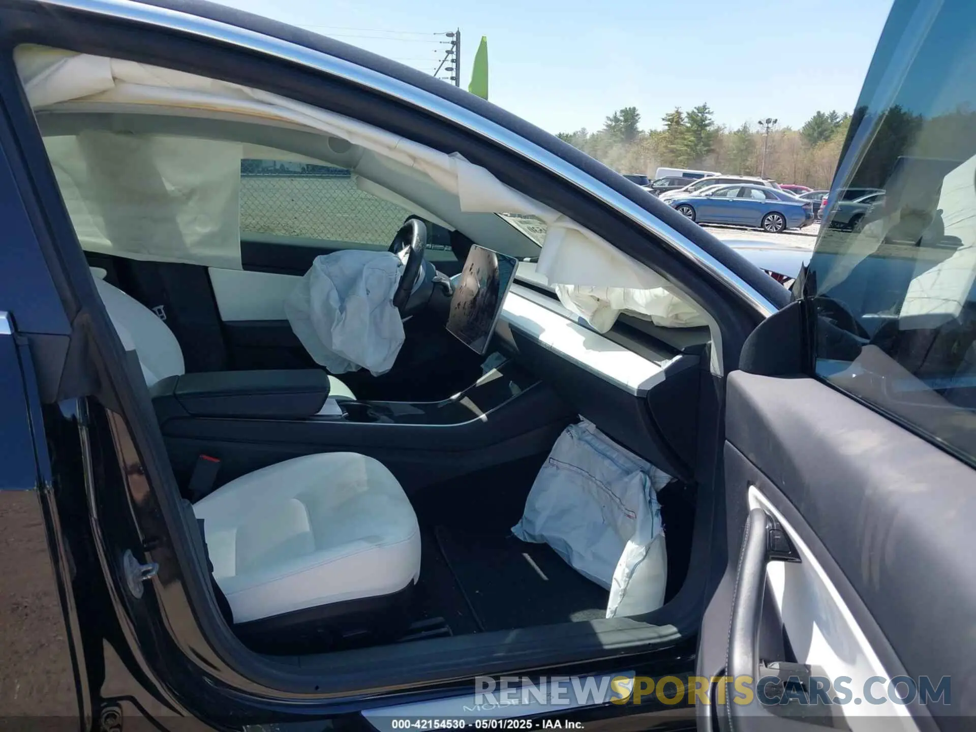 5 Photograph of a damaged car 5YJ3E1EB4KF438846 TESLA MODEL 3 2019