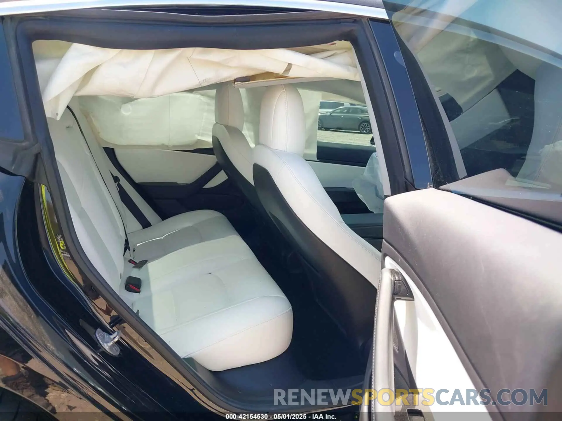 8 Photograph of a damaged car 5YJ3E1EB4KF438846 TESLA MODEL 3 2019
