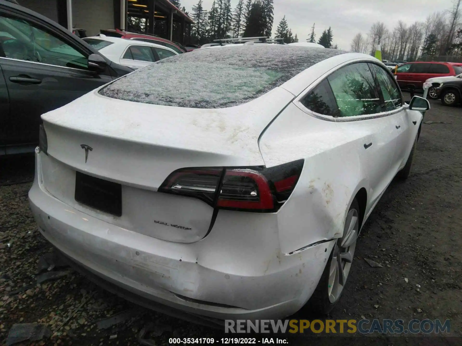 4 Photograph of a damaged car 5YJ3E1EB4KF453511 TESLA MODEL 3 2019