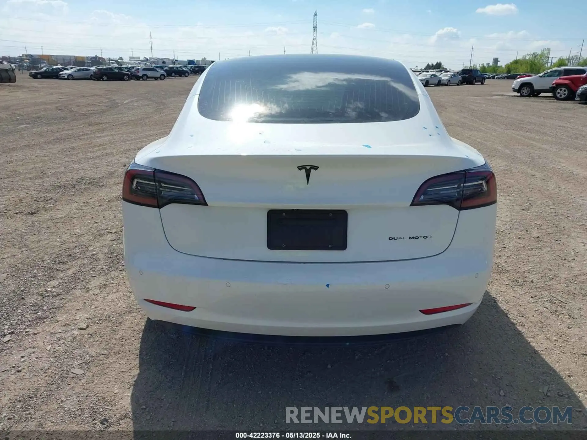 16 Photograph of a damaged car 5YJ3E1EB4KF517787 TESLA MODEL 3 2019