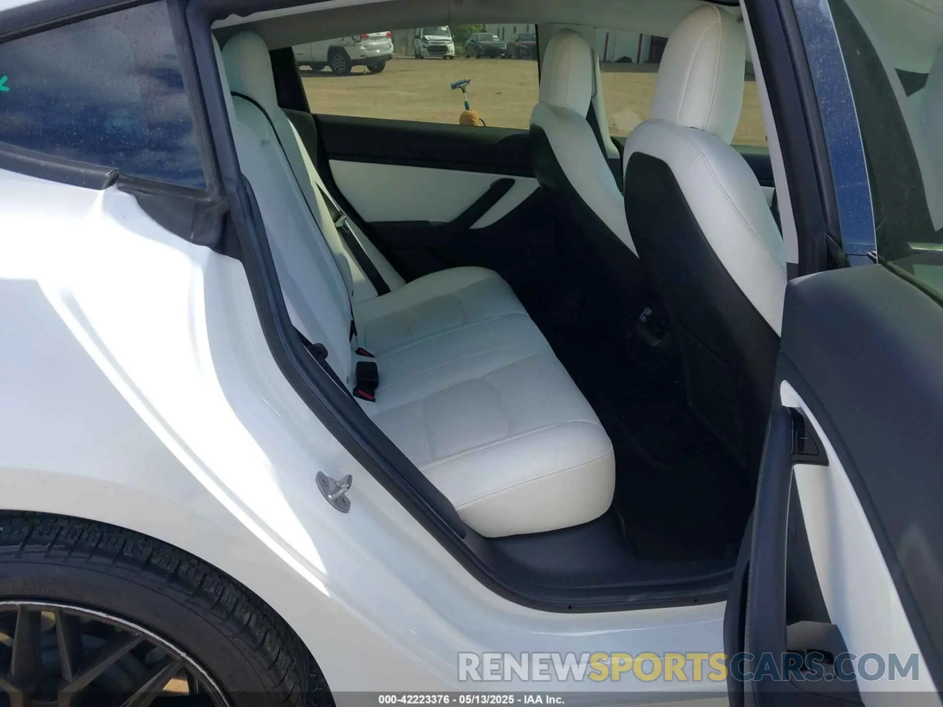 8 Photograph of a damaged car 5YJ3E1EB4KF517787 TESLA MODEL 3 2019