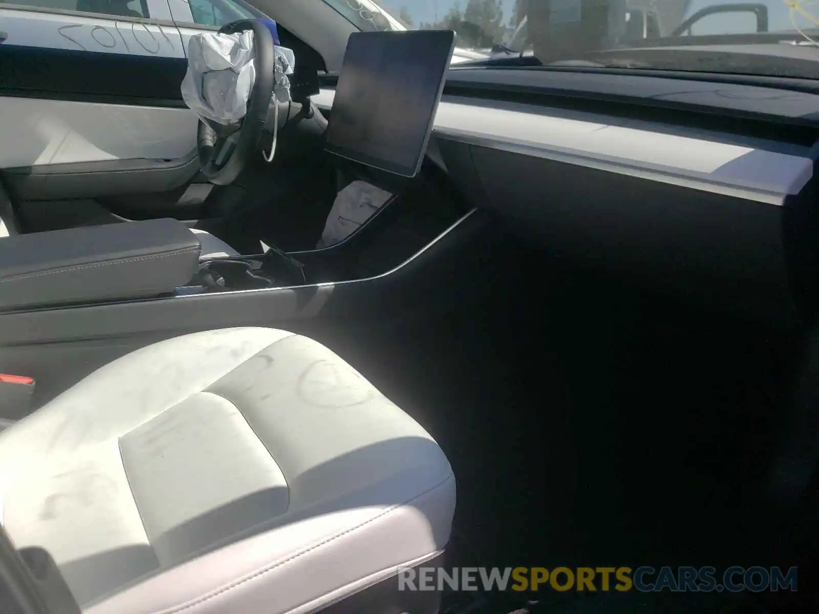 5 Photograph of a damaged car 5YJ3E1EB5KF192180 TESLA MODEL 3 2019