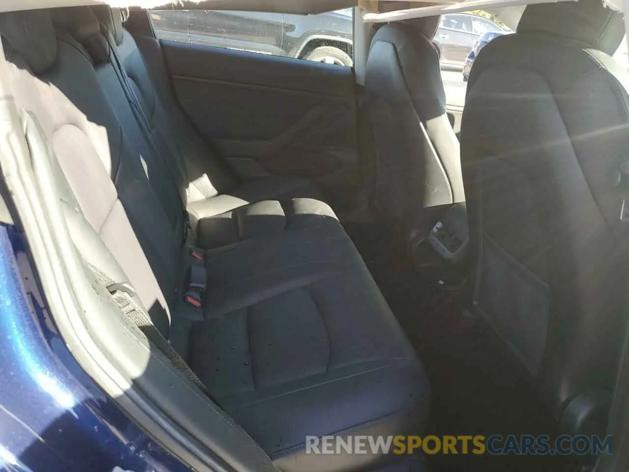 10 Photograph of a damaged car 5YJ3E1EB5KF199484 TESLA MODEL 3 2019