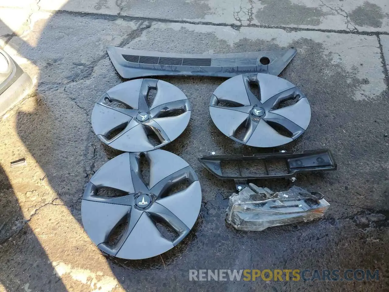 12 Photograph of a damaged car 5YJ3E1EB5KF199484 TESLA MODEL 3 2019