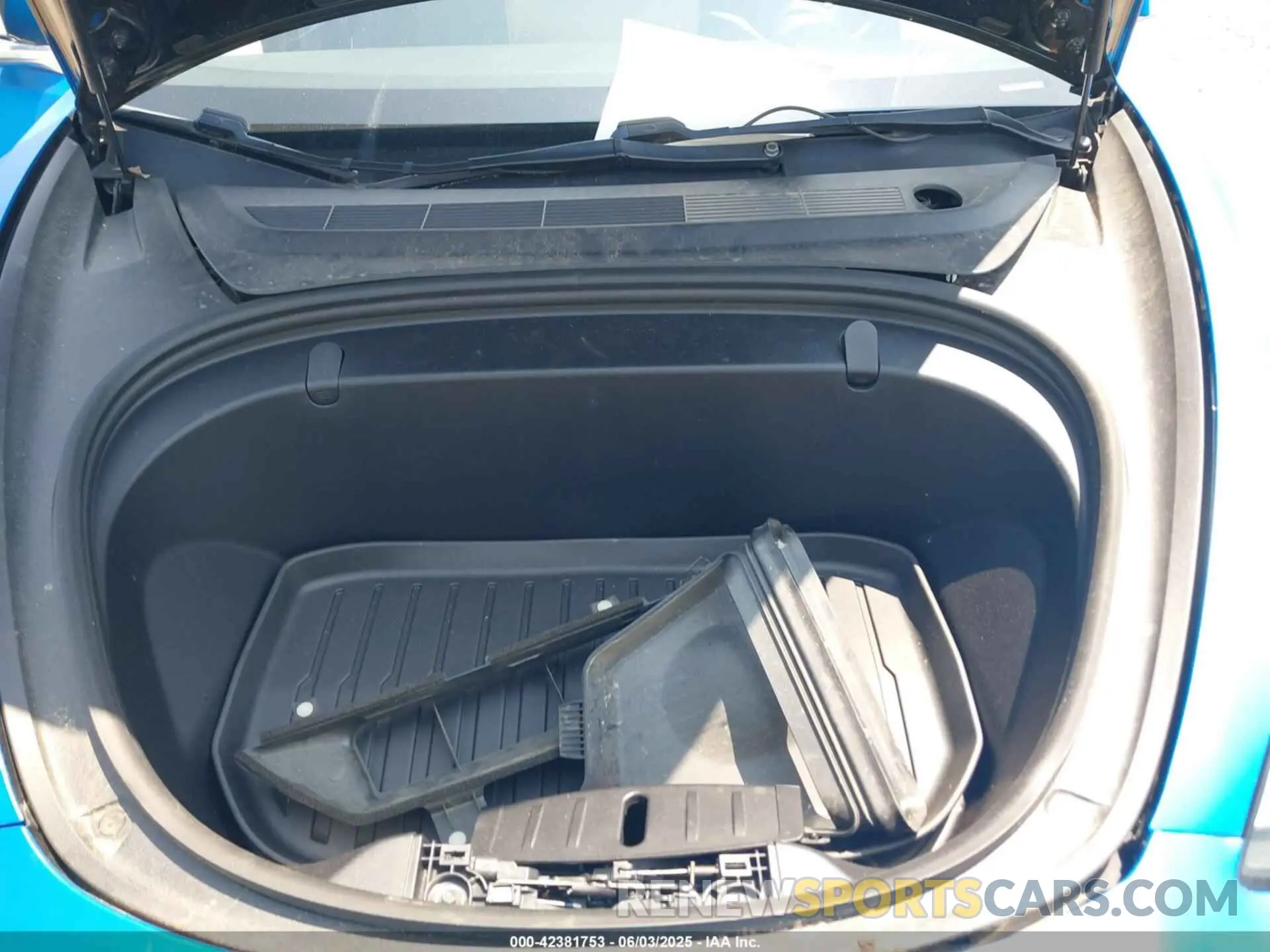 10 Photograph of a damaged car 5YJ3E1EB5KF208748 TESLA MODEL 3 2019