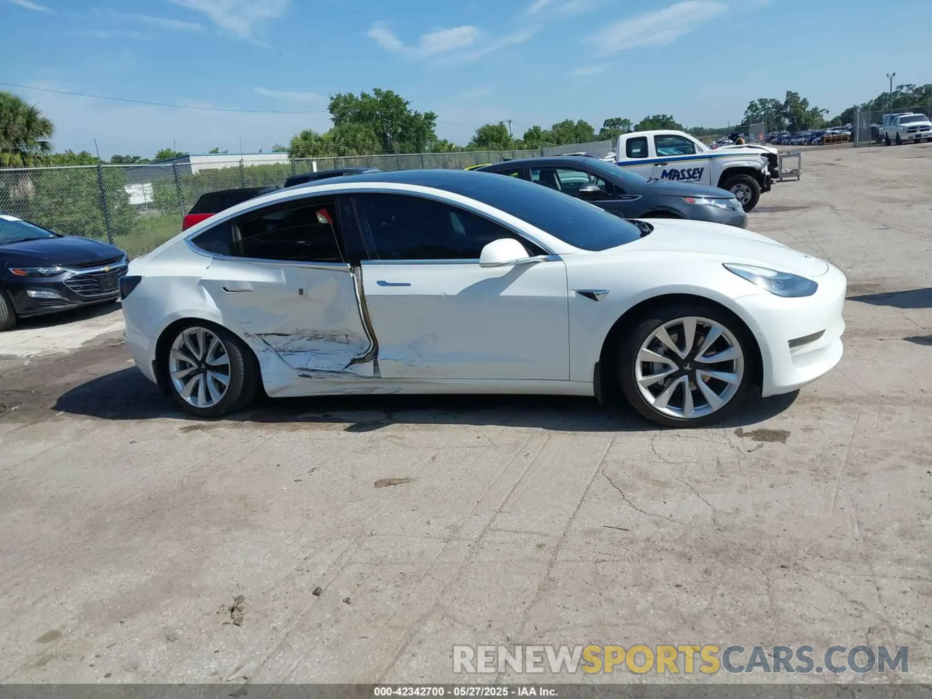 13 Photograph of a damaged car 5YJ3E1EB5KF365132 TESLA MODEL 3 2019
