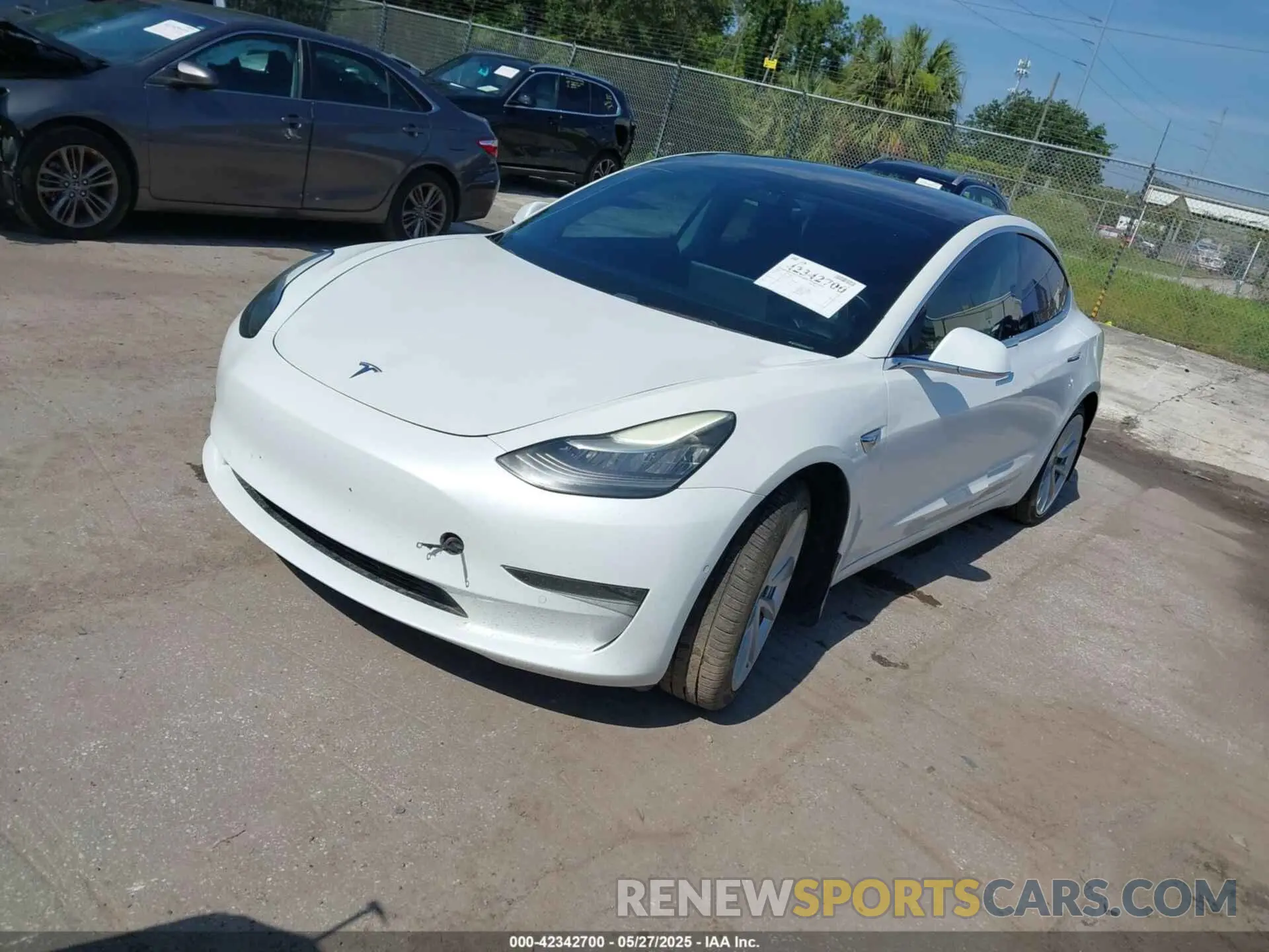 2 Photograph of a damaged car 5YJ3E1EB5KF365132 TESLA MODEL 3 2019