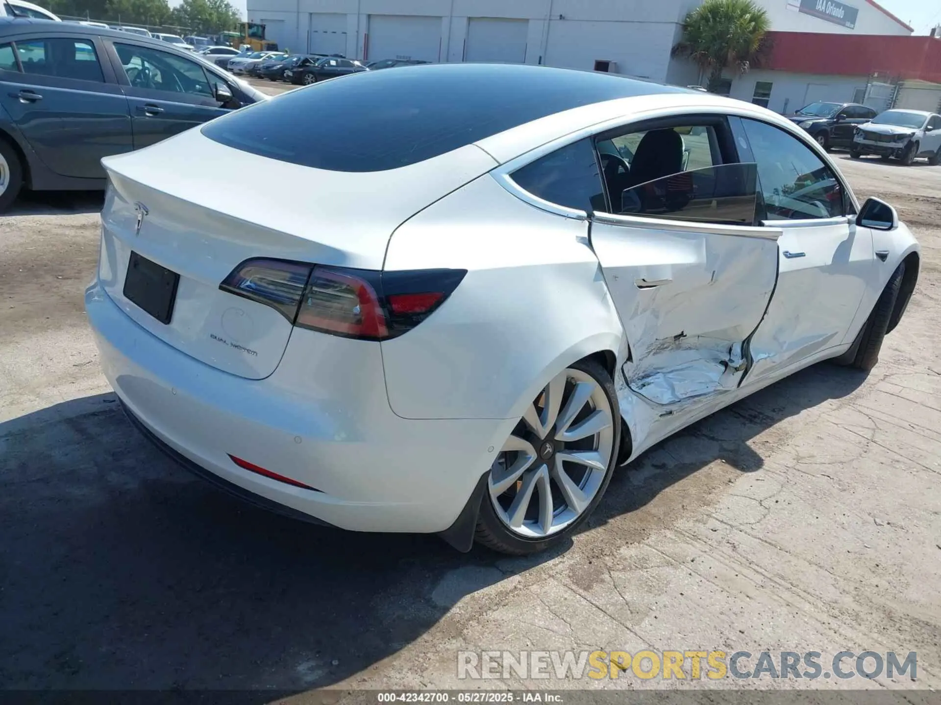6 Photograph of a damaged car 5YJ3E1EB5KF365132 TESLA MODEL 3 2019