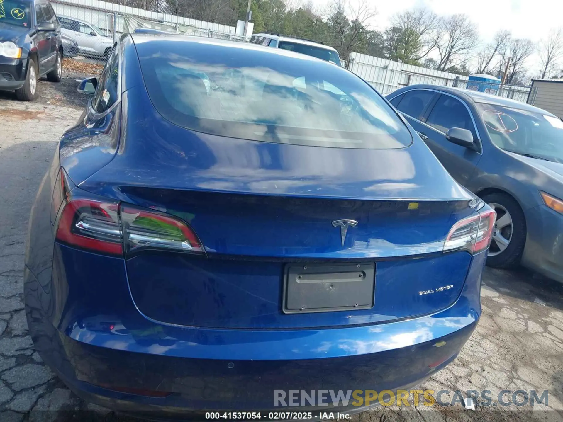 15 Photograph of a damaged car 5YJ3E1EB5KF365471 TESLA MODEL 3 2019