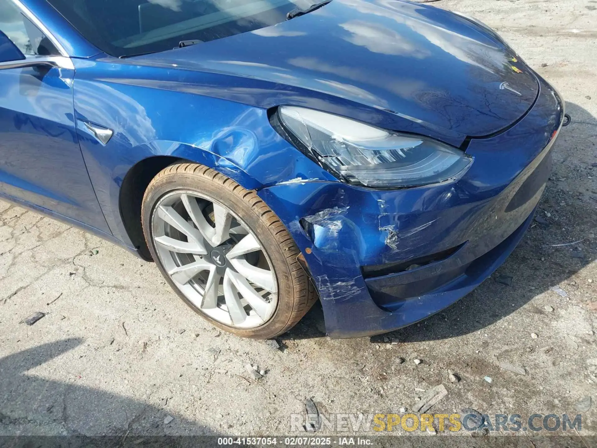 6 Photograph of a damaged car 5YJ3E1EB5KF365471 TESLA MODEL 3 2019