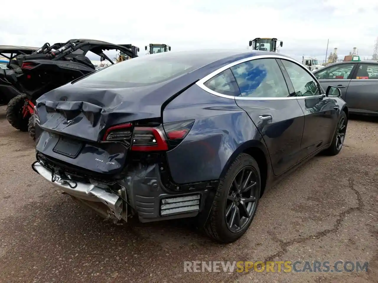 4 Photograph of a damaged car 5YJ3E1EB5KF386319 TESLA MODEL 3 2019