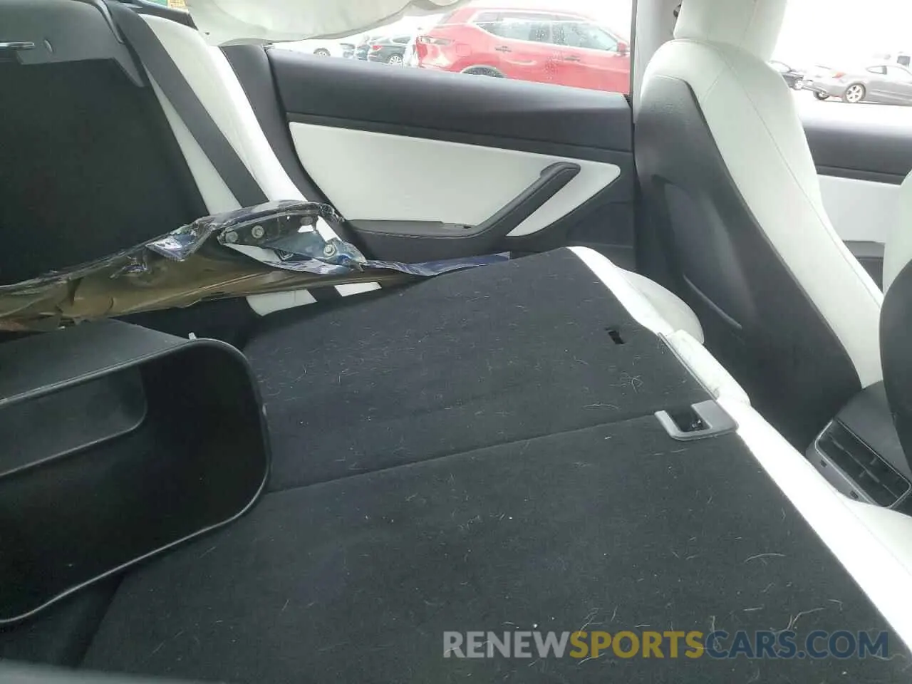 11 Photograph of a damaged car 5YJ3E1EB5KF392038 TESLA MODEL 3 2019