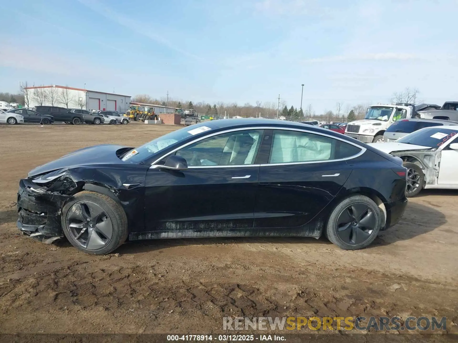 14 Photograph of a damaged car 5YJ3E1EB5KF414748 TESLA MODEL 3 2019