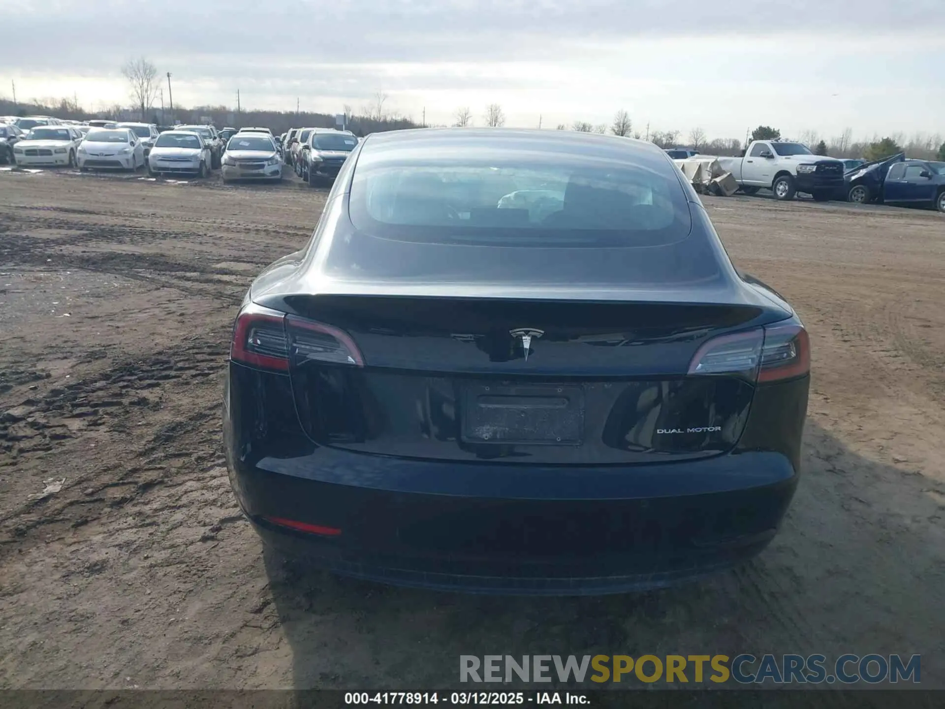 16 Photograph of a damaged car 5YJ3E1EB5KF414748 TESLA MODEL 3 2019