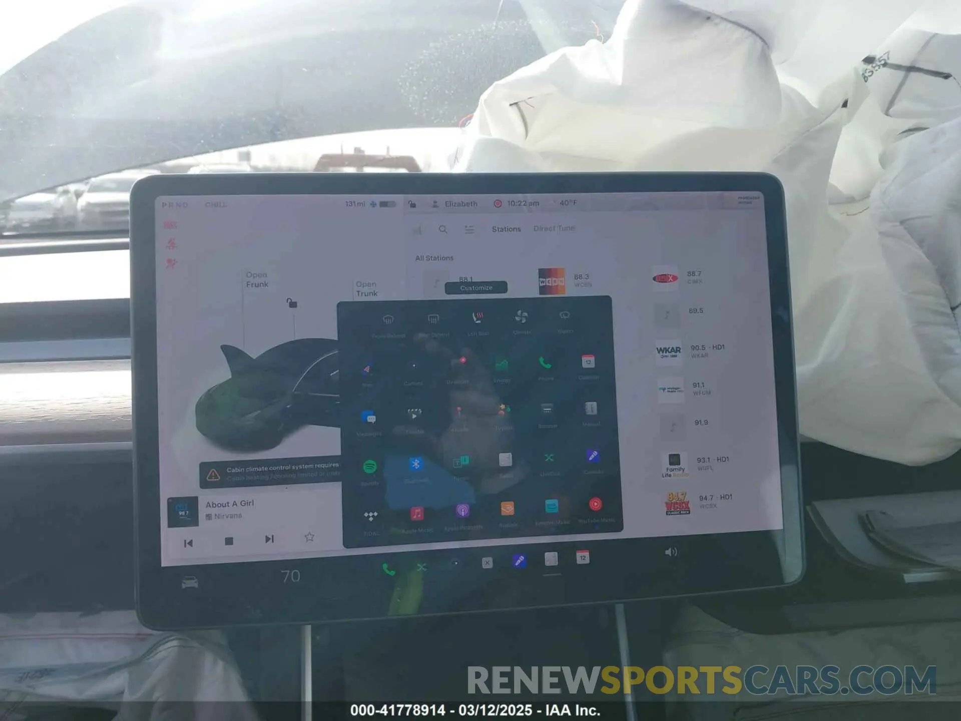 17 Photograph of a damaged car 5YJ3E1EB5KF414748 TESLA MODEL 3 2019