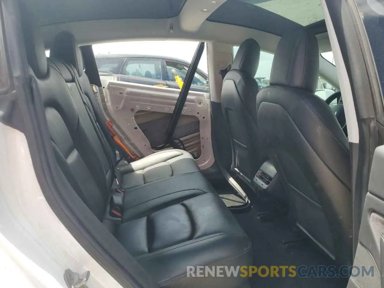 10 Photograph of a damaged car 5YJ3E1EB5KF418329 TESLA MODEL 3 2019