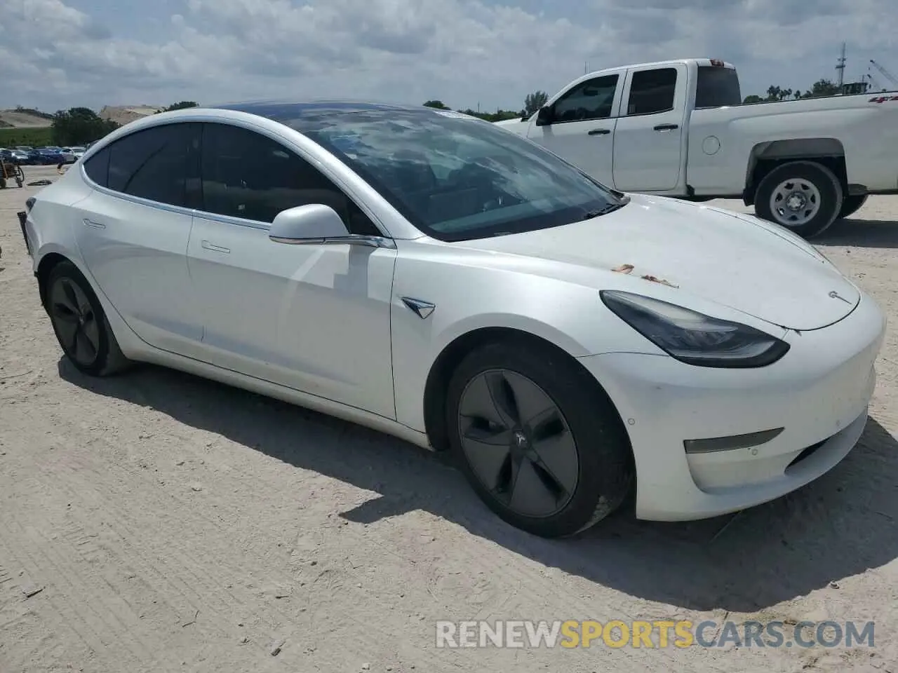 4 Photograph of a damaged car 5YJ3E1EB5KF418329 TESLA MODEL 3 2019