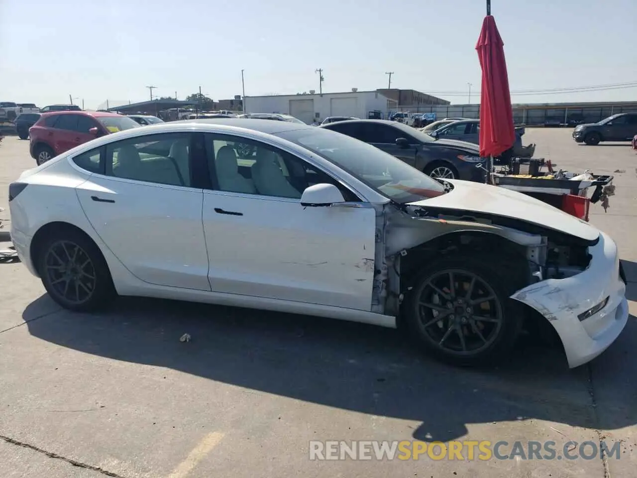 4 Photograph of a damaged car 5YJ3E1EB5KF421554 TESLA MODEL 3 2019