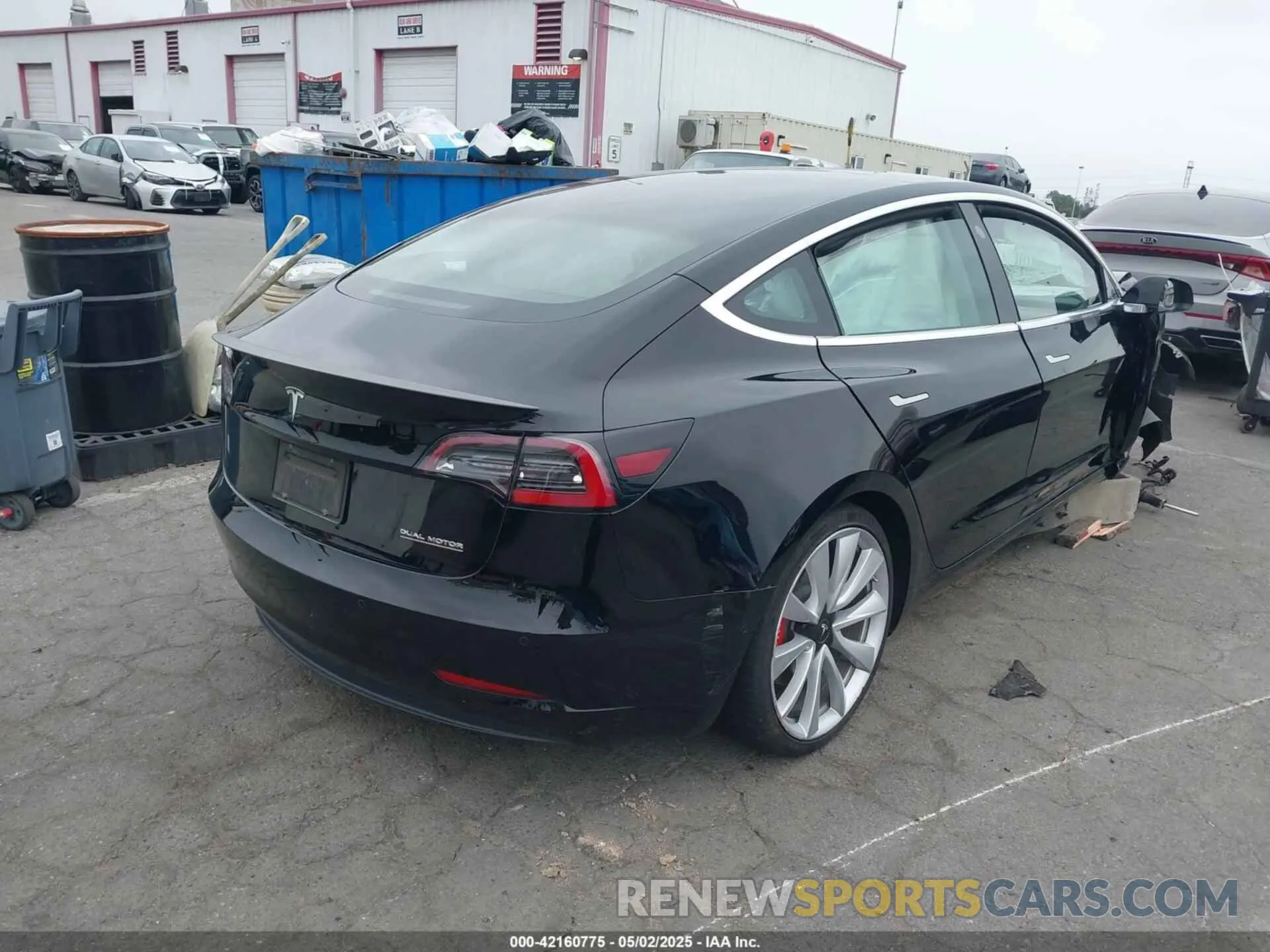 4 Photograph of a damaged car 5YJ3E1EB5KF434613 TESLA MODEL 3 2019