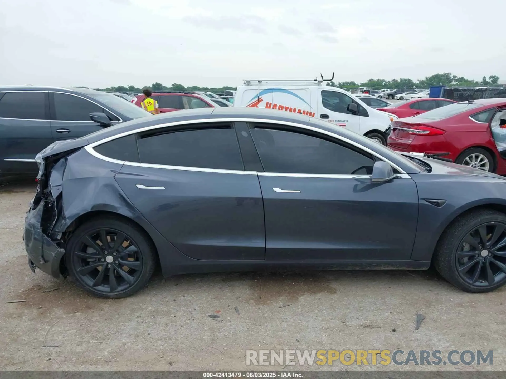11 Photograph of a damaged car 5YJ3E1EB5KF437575 TESLA MODEL 3 2019