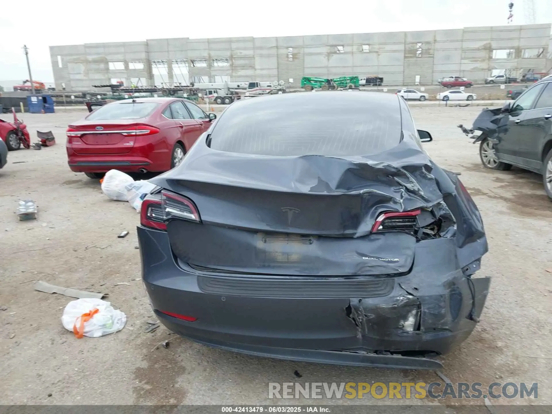14 Photograph of a damaged car 5YJ3E1EB5KF437575 TESLA MODEL 3 2019